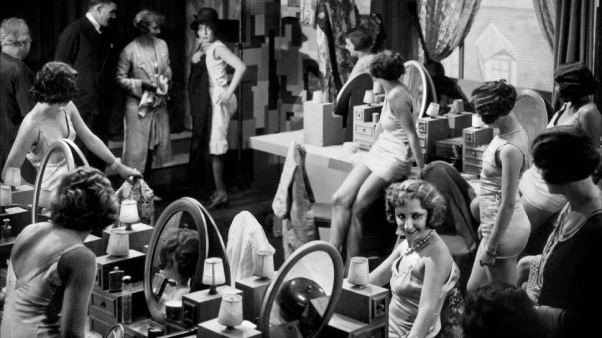Au Bonheur des Dames backdrop